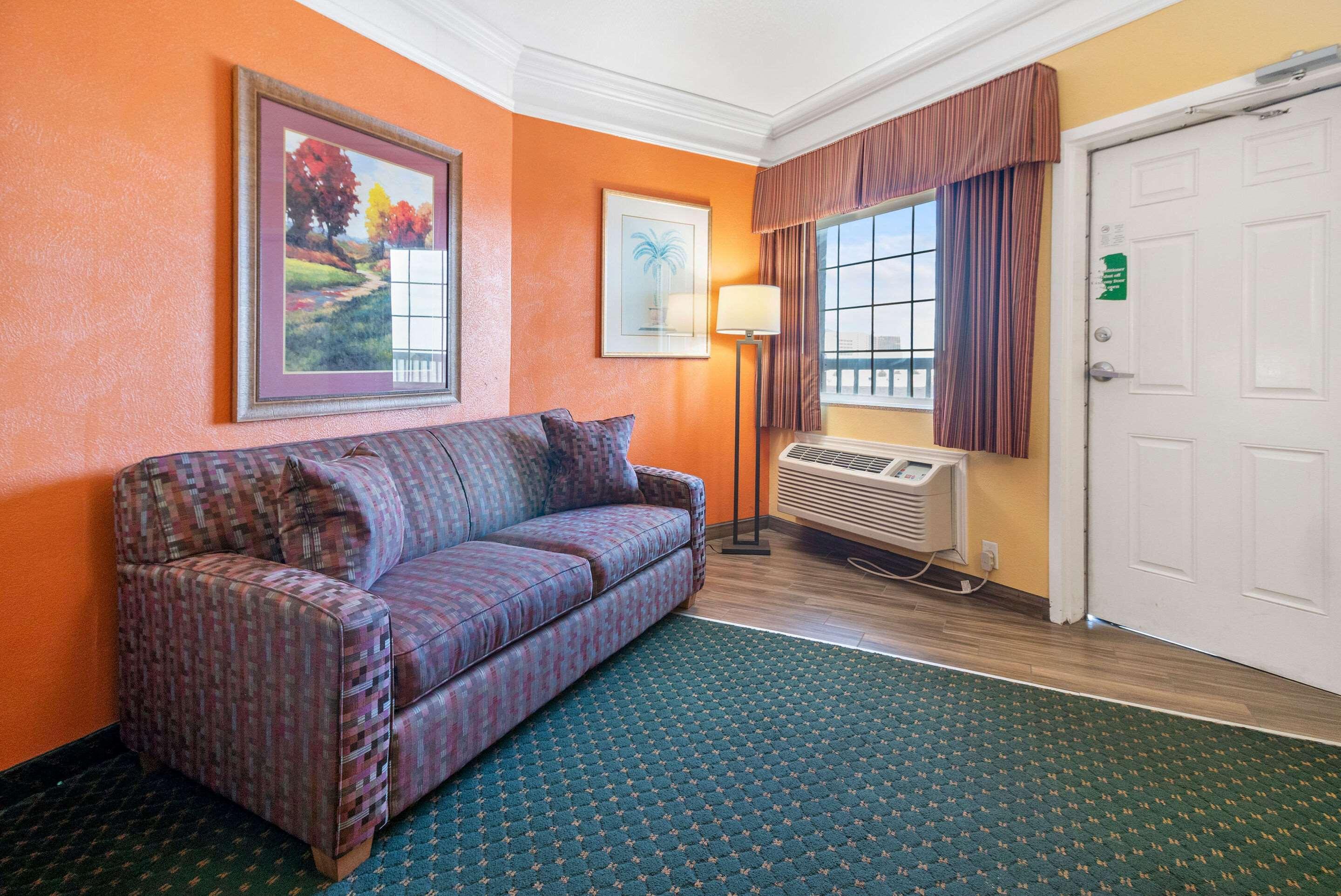 Quality Inn & Suites Galveston - Beachfront Dış mekan fotoğraf