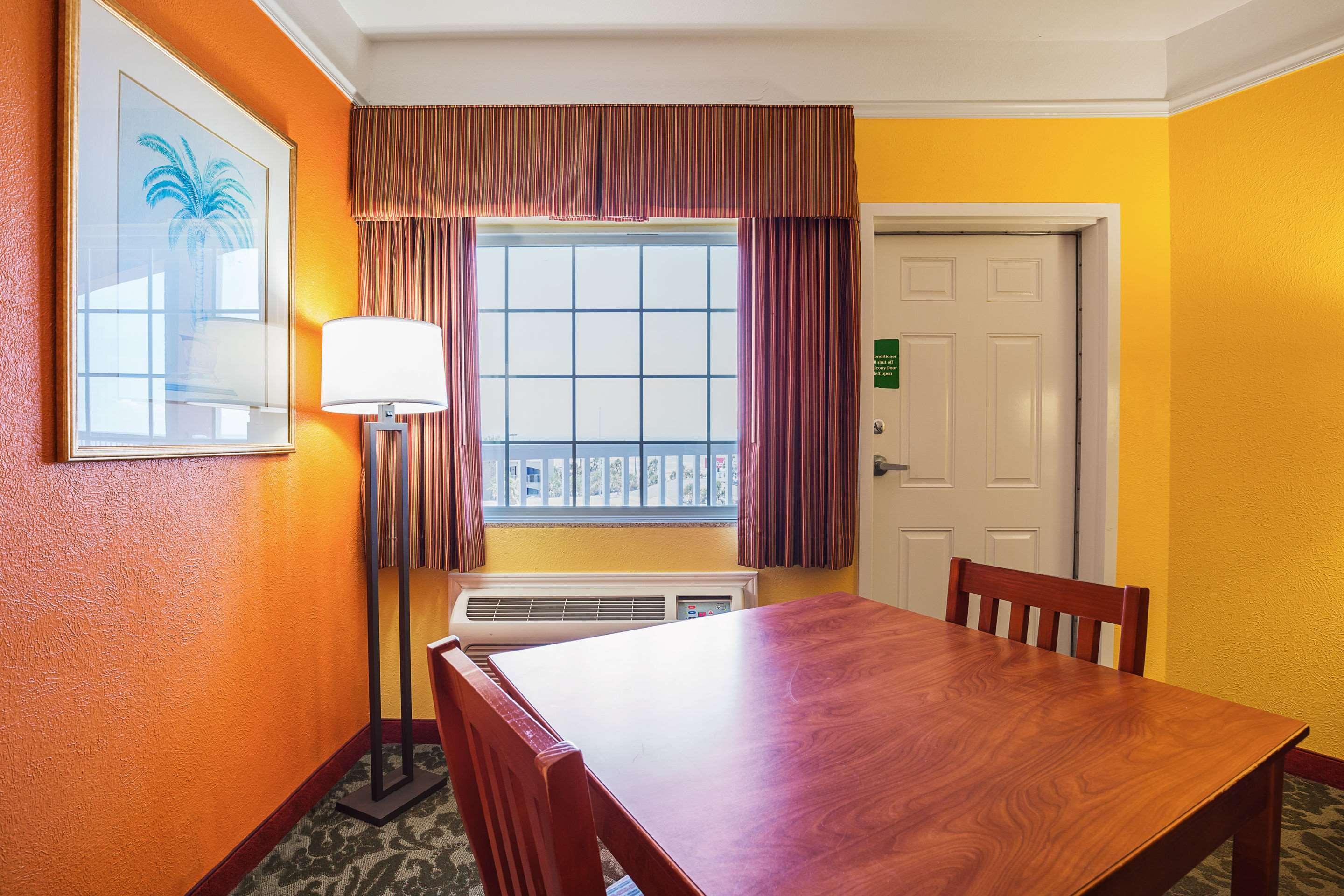 Quality Inn & Suites Galveston - Beachfront Dış mekan fotoğraf