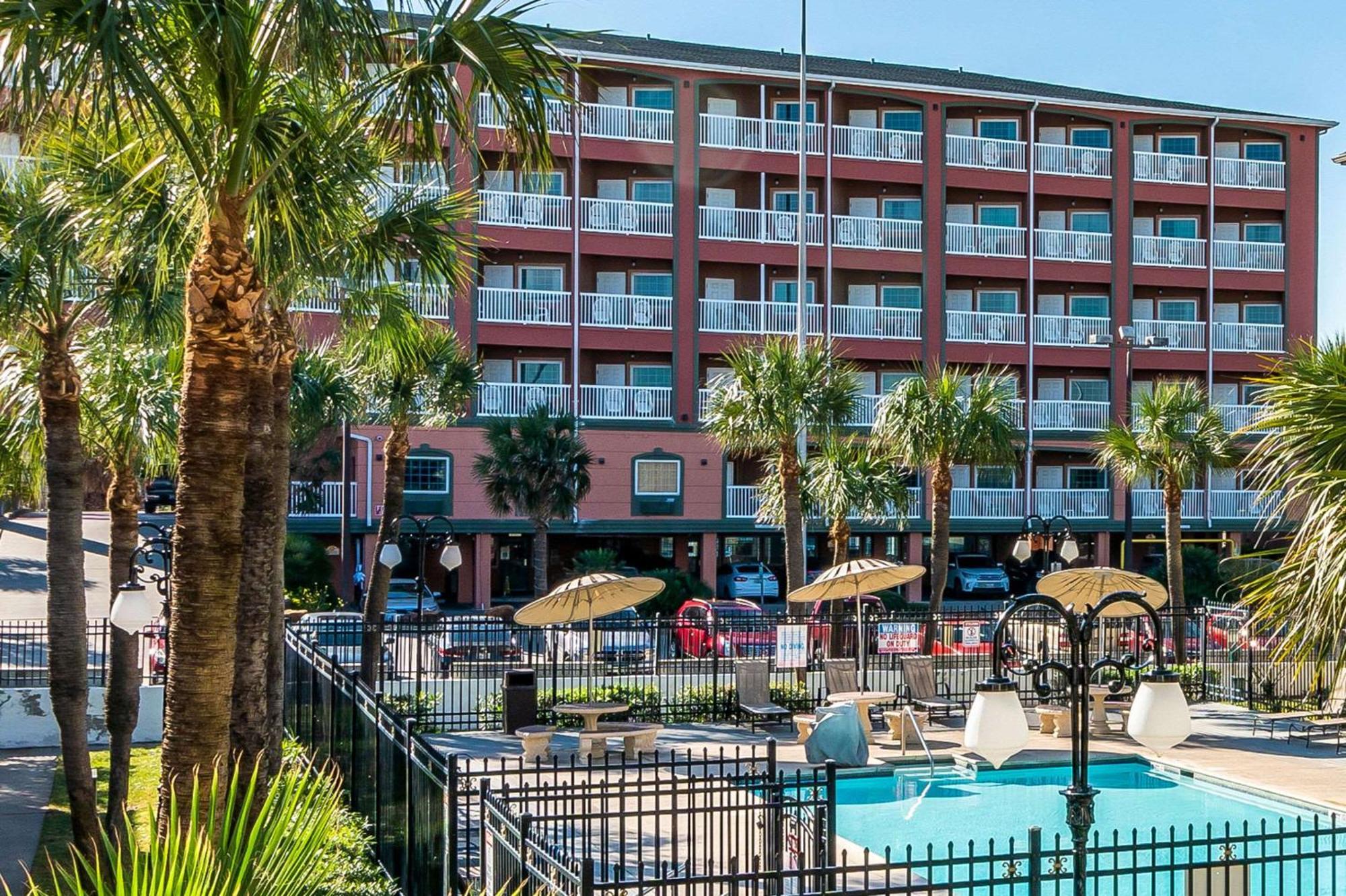 Quality Inn & Suites Galveston - Beachfront Dış mekan fotoğraf