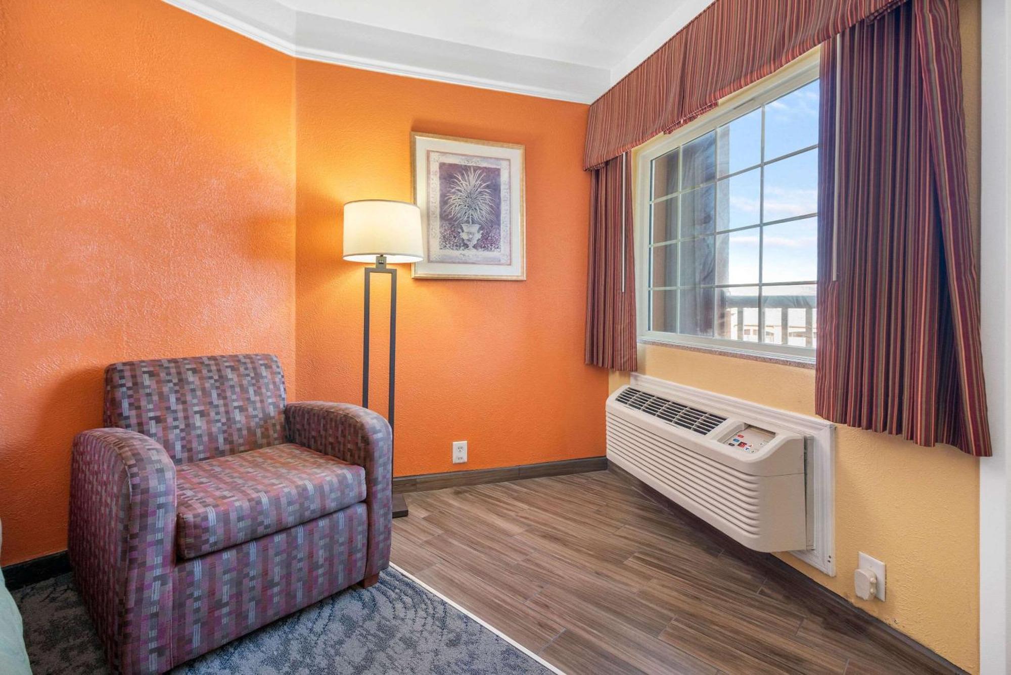 Quality Inn & Suites Galveston - Beachfront Dış mekan fotoğraf